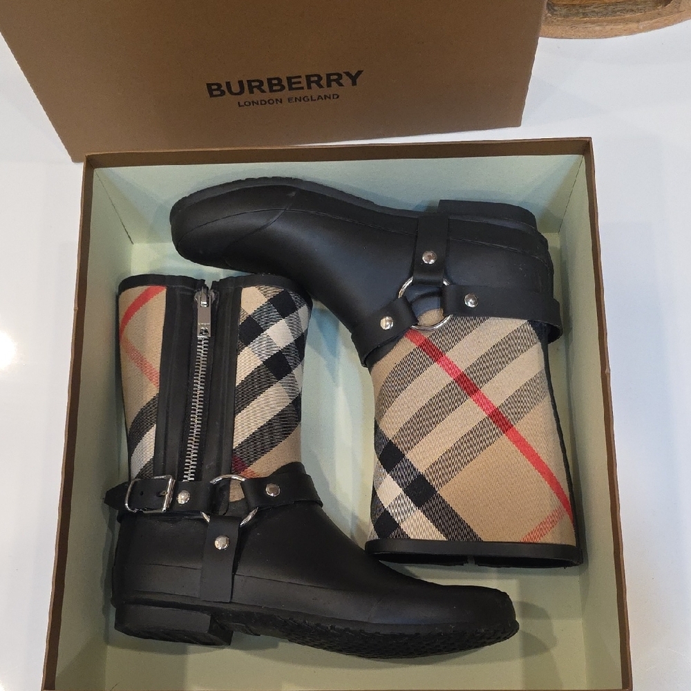 Burberry Black and Tan Women's Boots
